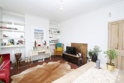 2 bedroom apartment to rent, Clifford Gardens, Kensal Rise NW10