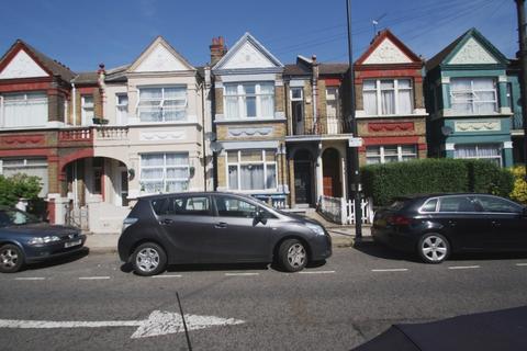 2 bedroom apartment to rent, Clifford Gardens, Kensal Rise NW10