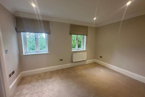 2 bedroom semi-detached house to rent, Bereweeke Avenue, Winchester