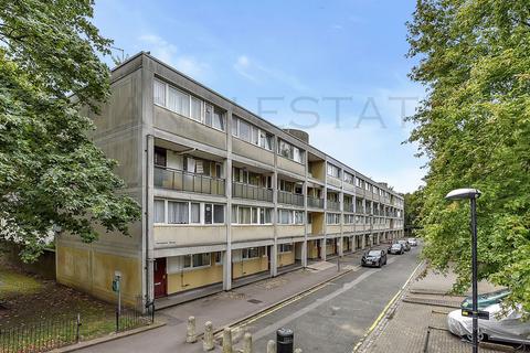 4 bedroom maisonette to rent, Osmington House, Oval SW8