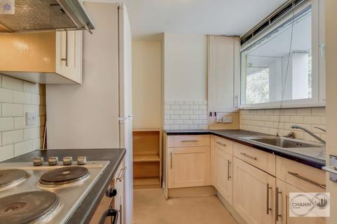 4 bedroom maisonette to rent, Osmington House, Oval SW8