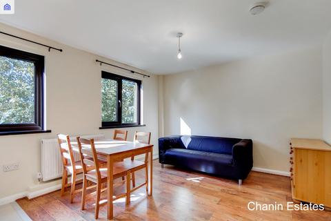 4 bedroom terraced house to rent, Oxley Close, South Bermondsey SE1