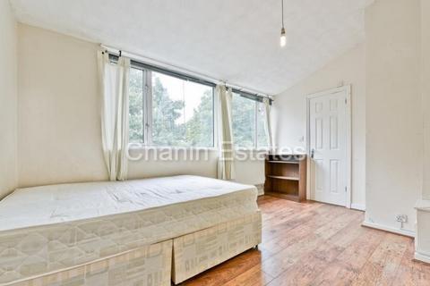 3 bedroom apartment to rent, Collette Court, London SE16