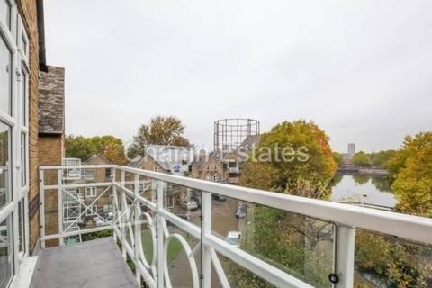 3 bedroom apartment to rent, Collette Court, London SE16