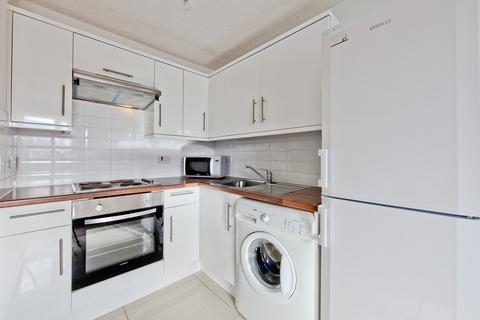 1 bedroom flat to rent, Ambassador Square, Docklands E14