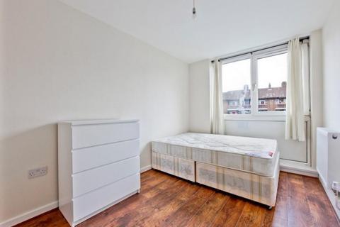 4 bedroom maisonette to rent, Olney Road, Kennington SE17
