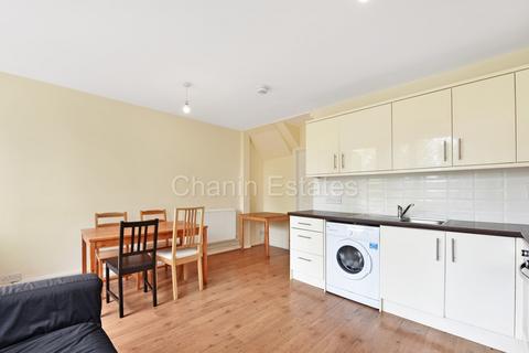 4 bedroom maisonette to rent, Olney Road, London SE17