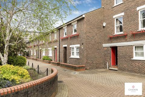 5 bedroom townhouse to rent, Lockesfield Place, Docklands E14