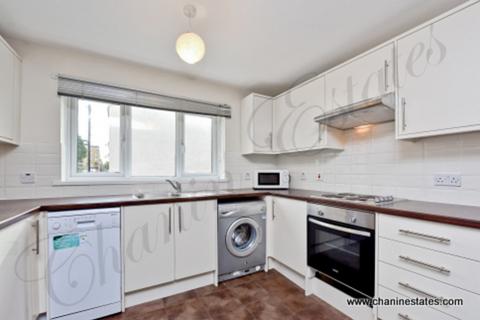 3 bedroom townhouse to rent, Ambassador Square, Docklands E14