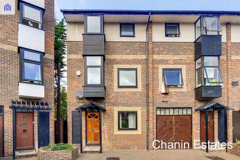 5 bedroom townhouse to rent, Barnfield Place, Docklands E14