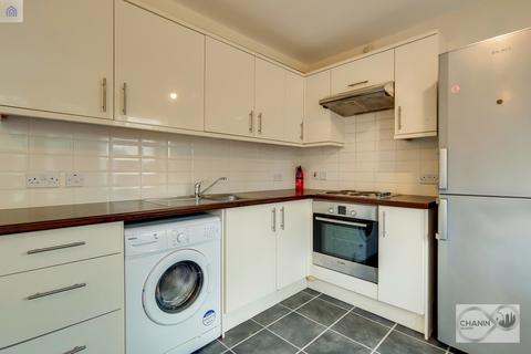 4 bedroom maisonette to rent, Cooks Road, Kennington SE17