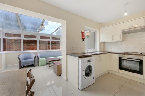 5 bedroom townhouse to rent, Barnfield Place, Docklands E14