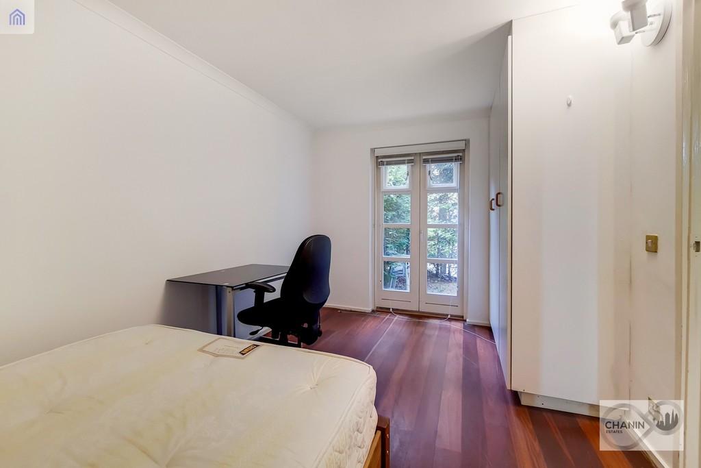 5 Bedroom 3-0