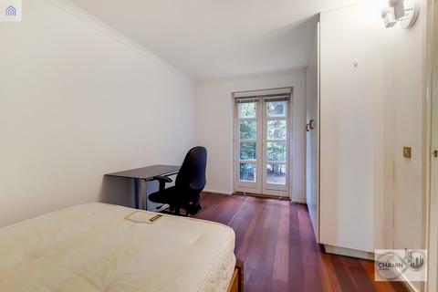 undefined, Princes Court, Surrey Quays SE16