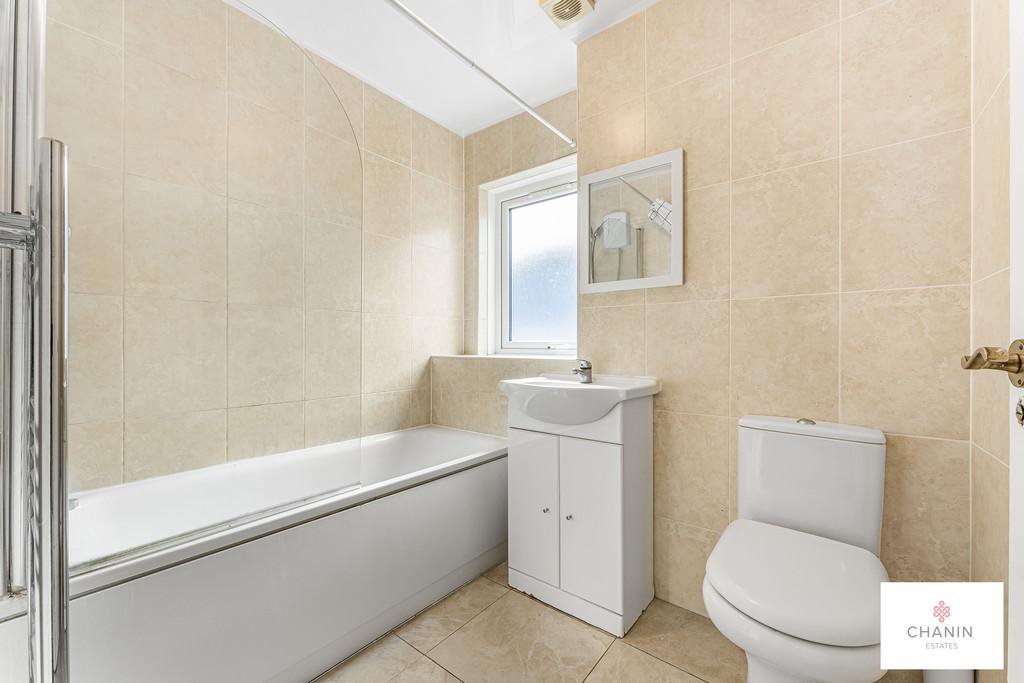 Main bathroom