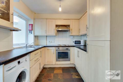 5 bedroom townhouse to rent, Ironmongers Place, Docklands E14