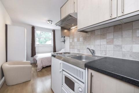 Studio to rent, Goldhurst Terrace, South Hampstead, NW6