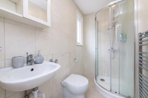 Studio to rent, Goldhurst Terrace, South Hampstead, NW6