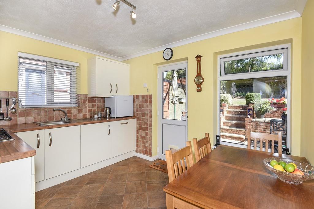 Manton Road, Hitchin, SG4 2 bed semidetached bungalow £410,000