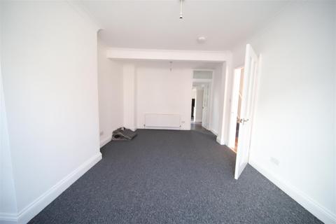 4 bedroom house to rent - Beamish Road, London