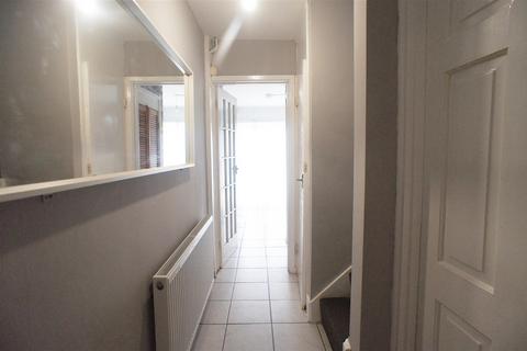 4 bedroom townhouse to rent, Holly Road, Enfield