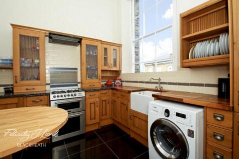undefined, Gilbert Close, London