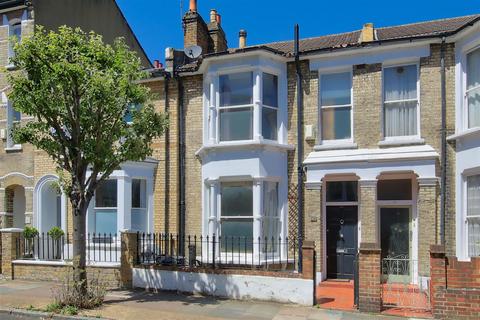 3 bedroom semi-detached house to rent, Salcott Road London