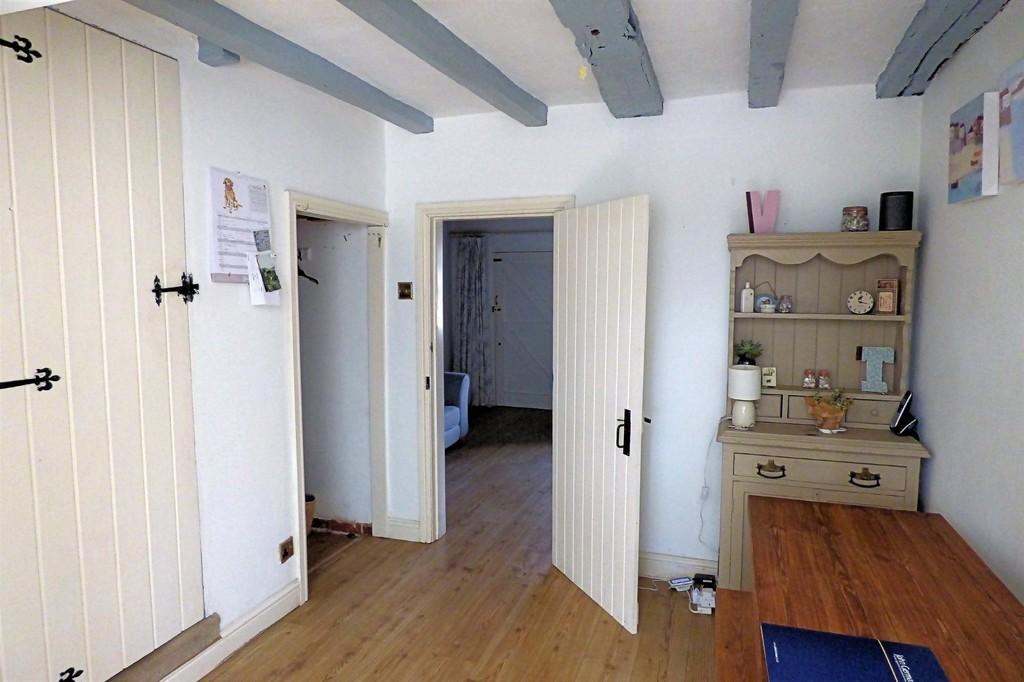 Wales Lane, Barton Under Needwood 3 bed cottage £305,000