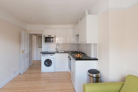 2 bedroom flat to rent, Queensway, Bayswater W2