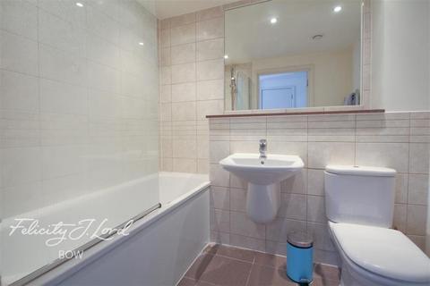 1 bedroom flat to rent, Ducaine Apartments, E3