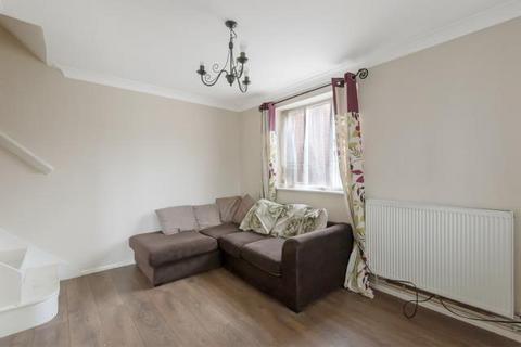 1 bedroom terraced house to rent, Charleston Close, Feltham, TW13