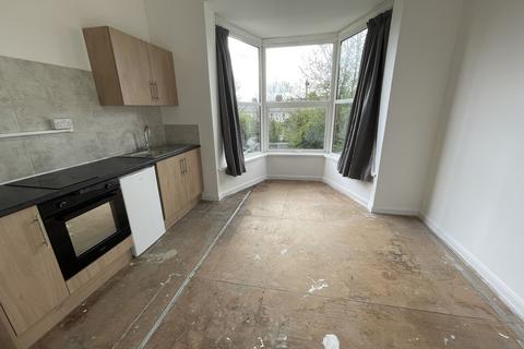 Studio to rent, Old Road East, Gravesend DA12