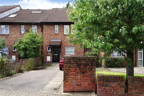 4 bedroom terraced house to rent, Hawthorn Road, London, NW10