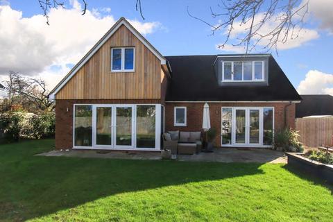 4 bedroom detached house for sale, Mentmore Road, Cheddington