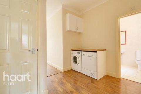 1 bedroom flat to rent, Church Circle