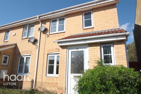 3 bedroom end of terrace house to rent, Milligan Close, Luton