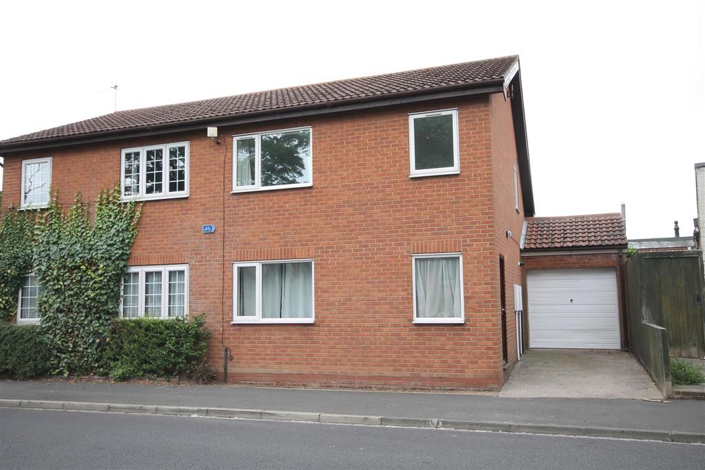 Jesmond Road, Hartlepool 2 bed semidetached house £500 pcm (£115 pw)