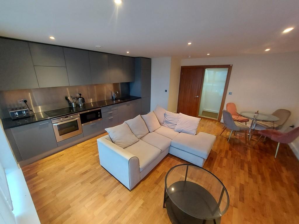 Apartment in Liverpool - More