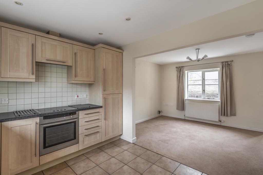 Kitchen / Dining Area