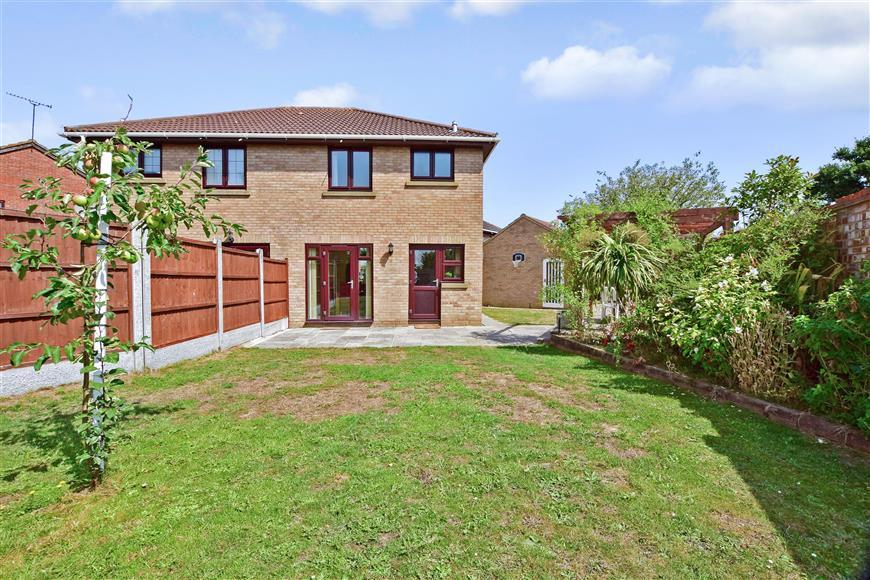 Portman Drive, Billericay, Essex 3 bed semidetached house £400,000