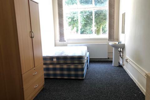 1 bedroom in a house share to rent, Montgomery House, Demesne Rd