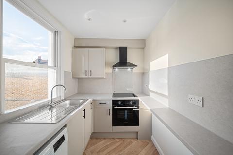 1 bedroom flat to rent, Milton Place, Gravesend, DA12
