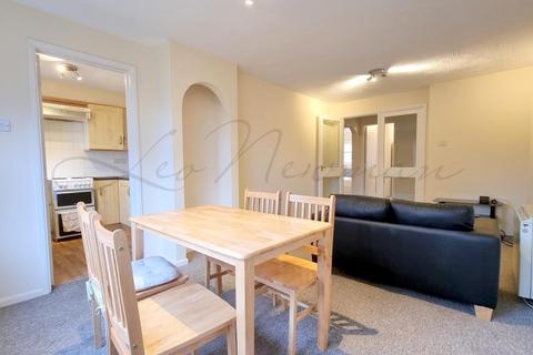 2 bedroom flat to rent, Avonmouth Road, Dartford, DA1