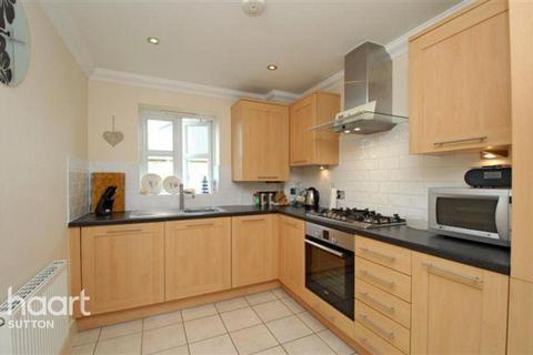 2 bedroom flat to rent, Tate Road, Sutton