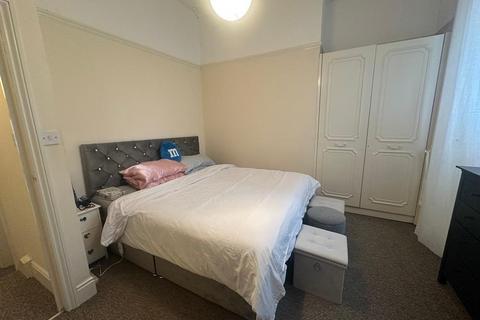 2 bedroom flat to rent, Eversfield Place, St Leonards on Sea, East Sussex, TN37 6BY