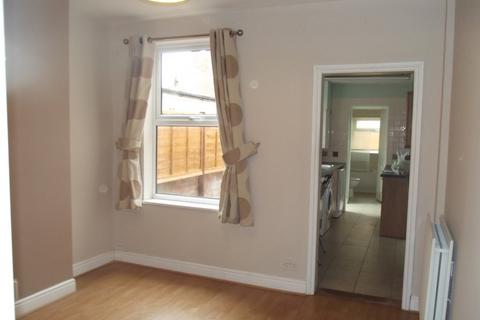 2 bedroom terraced house to rent, Windermere Road, Forest Fields