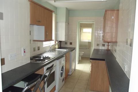 2 bedroom terraced house to rent, Windermere Road, Forest Fields