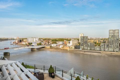 3 bedroom apartment to rent, Kingfisher House, Battersea Reach