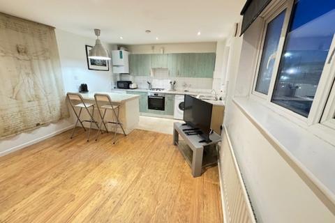 2 bedroom apartment to rent, Connaught Rd