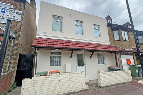 Arragon Road,  London, E6